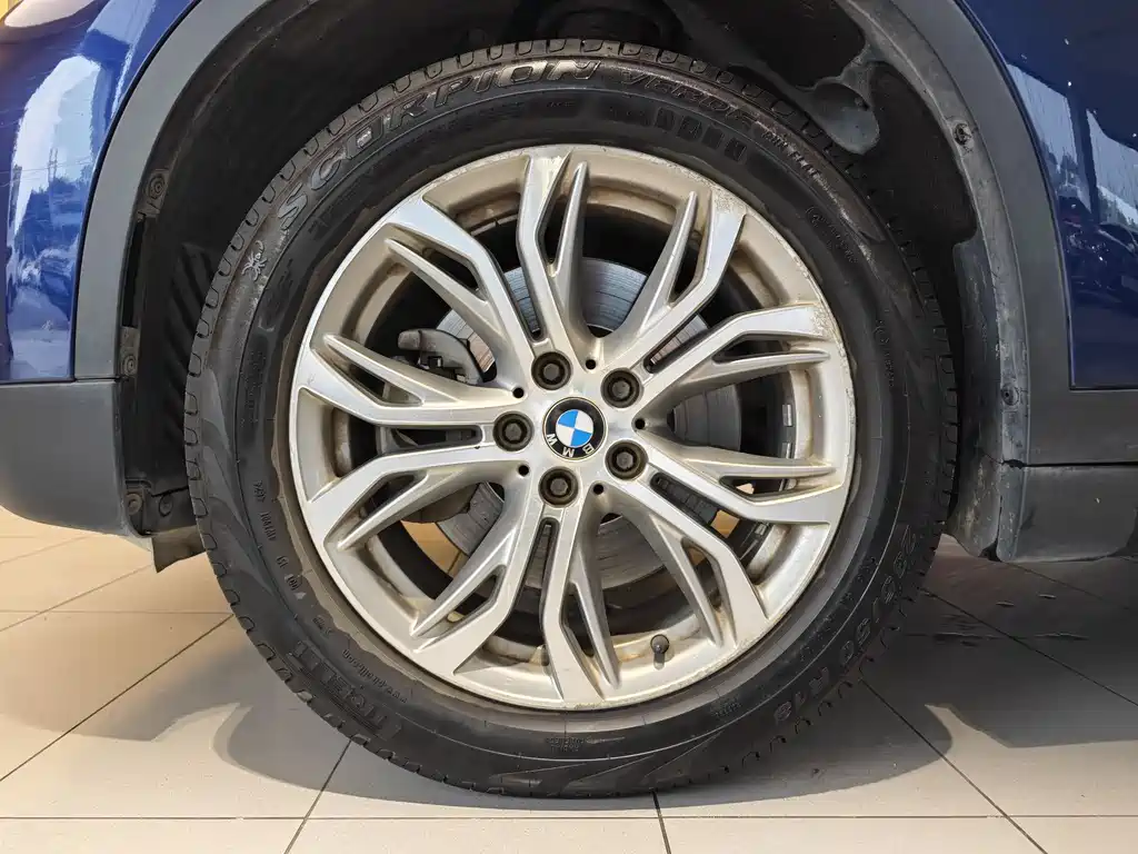 BMW X1 2019 sDrive20Li Leading Model купить на сайте DeffCars