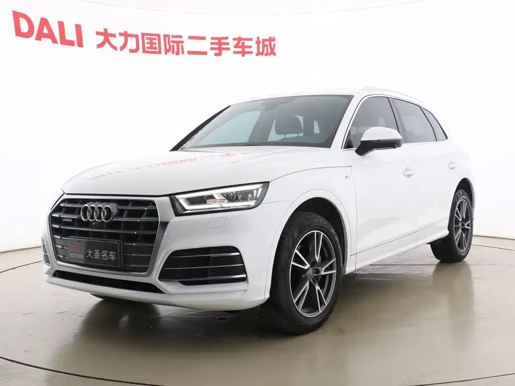 Audi Q5L 2018 40 TFSI enjoys fashionable style, National VI купить на сайте DeffCars