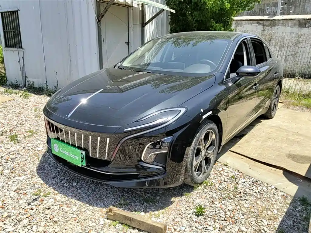 Hongqi E-QM5 2023 facelift basic travel version купить на сайте DeffCars