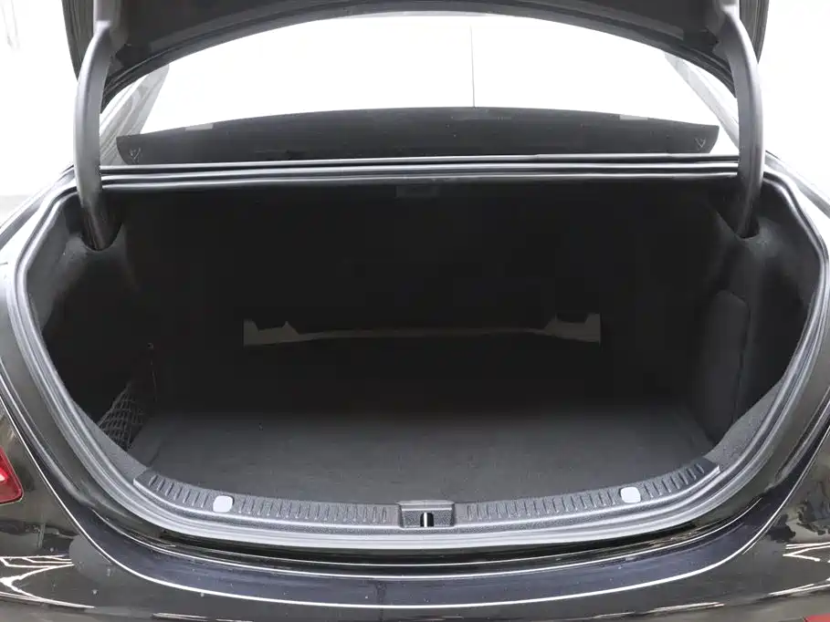 Mercedes-Benz E-Class 2018 facelift E 200 L купить на сайте DeffCars