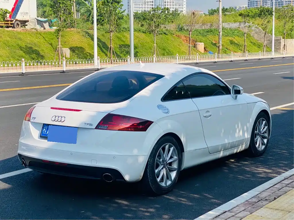 Audi TT 2011 TT Coupe 2.0TFSI купить на сайте DeffCars