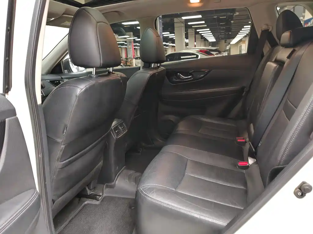 X-Trail 2017 2.5L CVT Deluxe Edition 4WD купить на сайте DeffCars