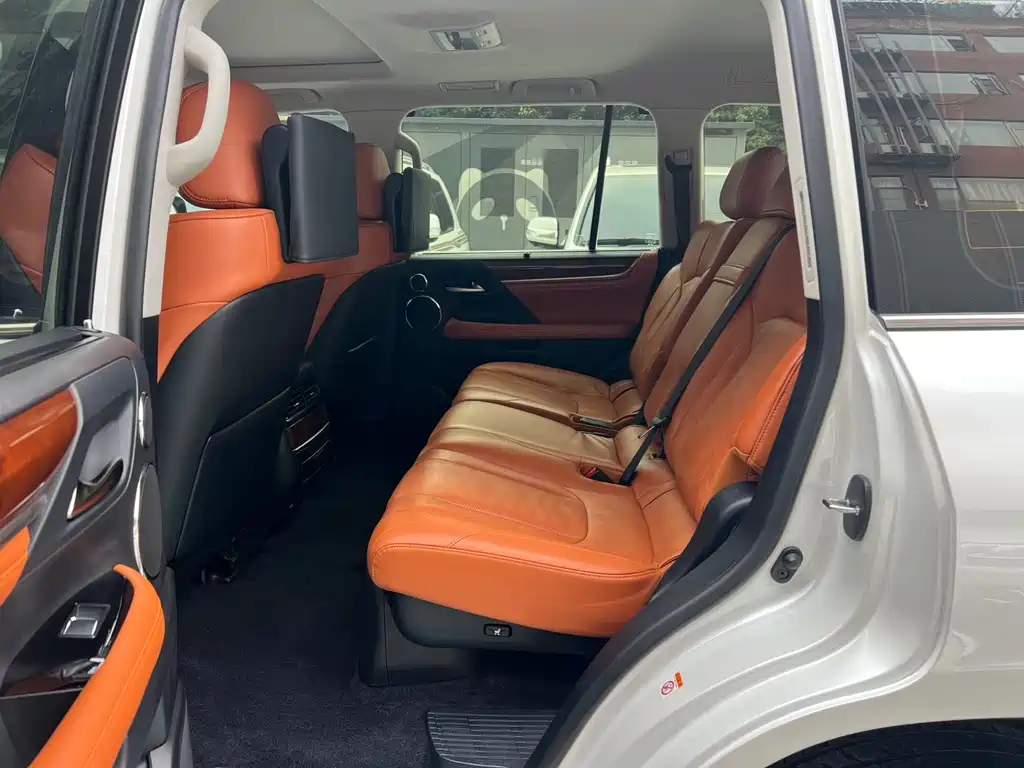 Lexus LX 2017 570 Premium Deluxe Edition купить на сайте DeffCars
