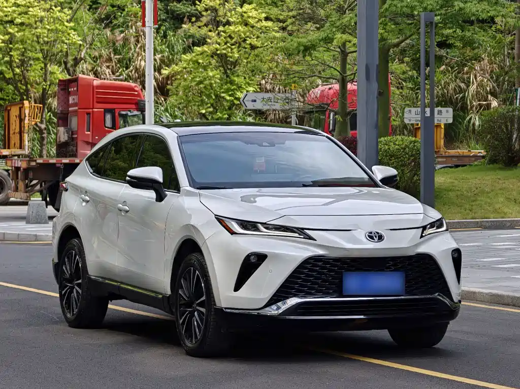 Vesa 2022 2.0L CVT two-wheel drive premium version купить на сайте DeffCars