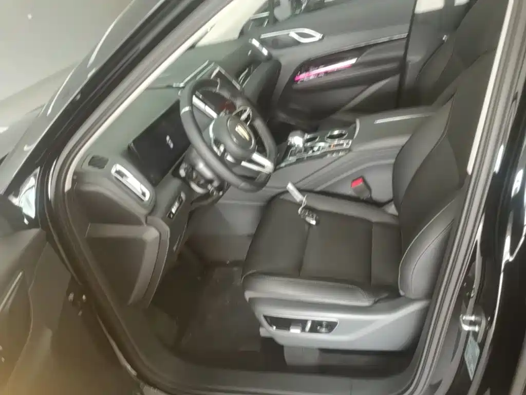 Hongqi HS3 PHEV 2025 125km 2 million commemorative edition купить на сайте DeffCars