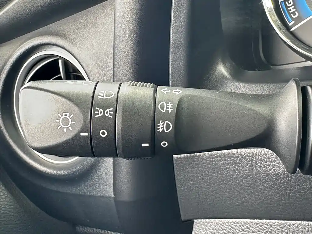 Corolla 2017 facelift dual engine 1.8L E-CVT leading version купить на сайте DeffCars