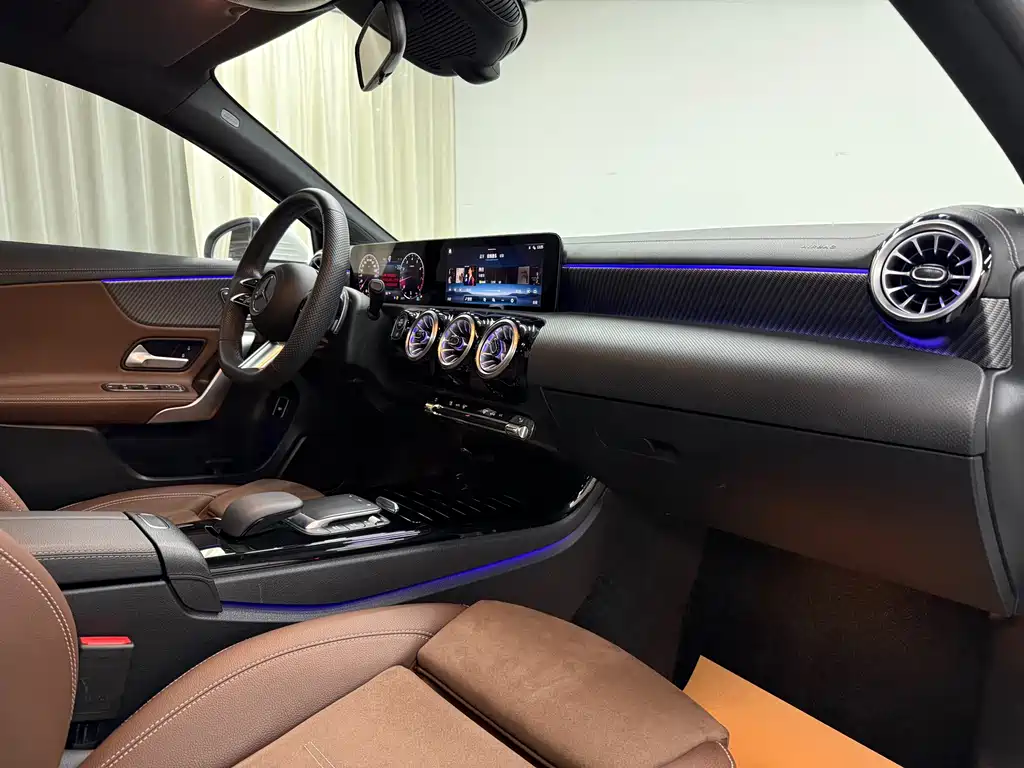 Mercedes-Benz A-Class 2024 A 200 L Fashion купить на сайте DeffCars