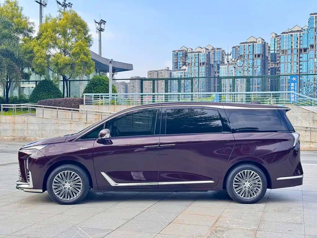 Buick GL8 New Energy 2024 Luzun Premium Edition 7-seater купить на сайте DeffCars