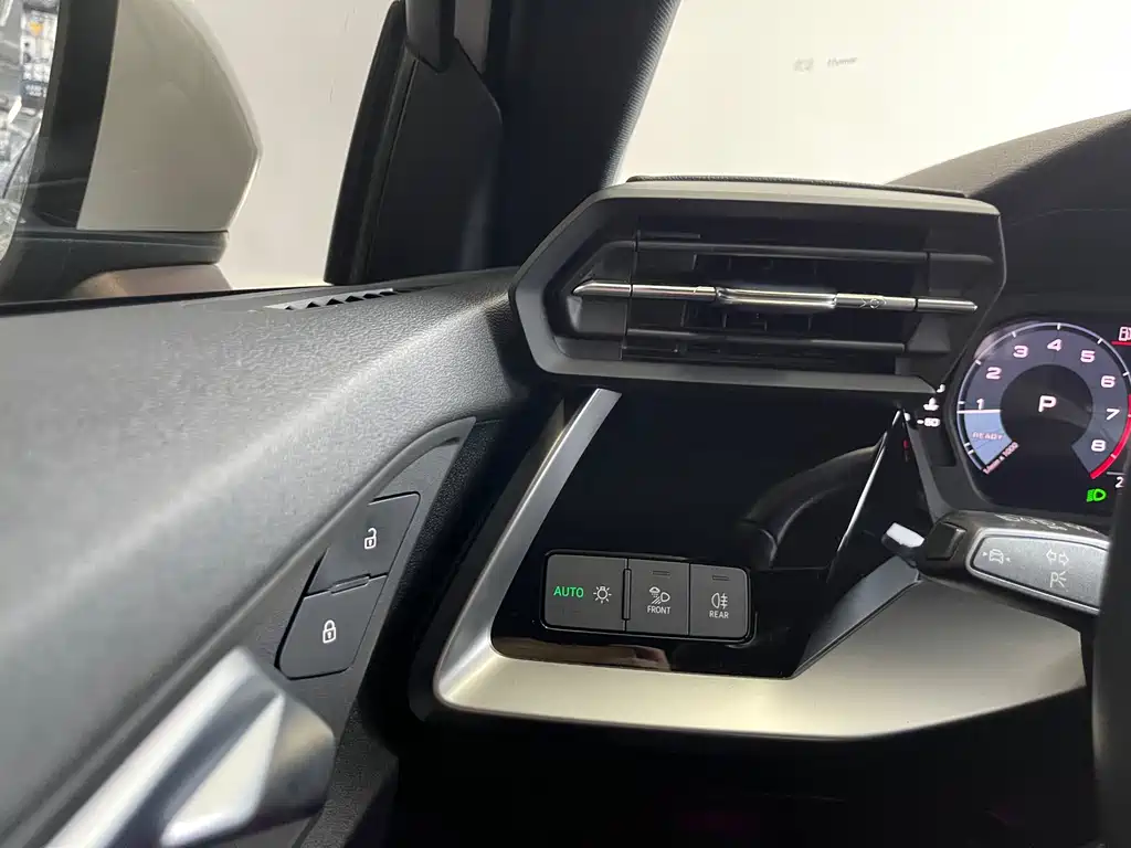 Audi A3 2023 A3L Limousine 35 TFSI fashionable and sporty купить на сайте DeffCars