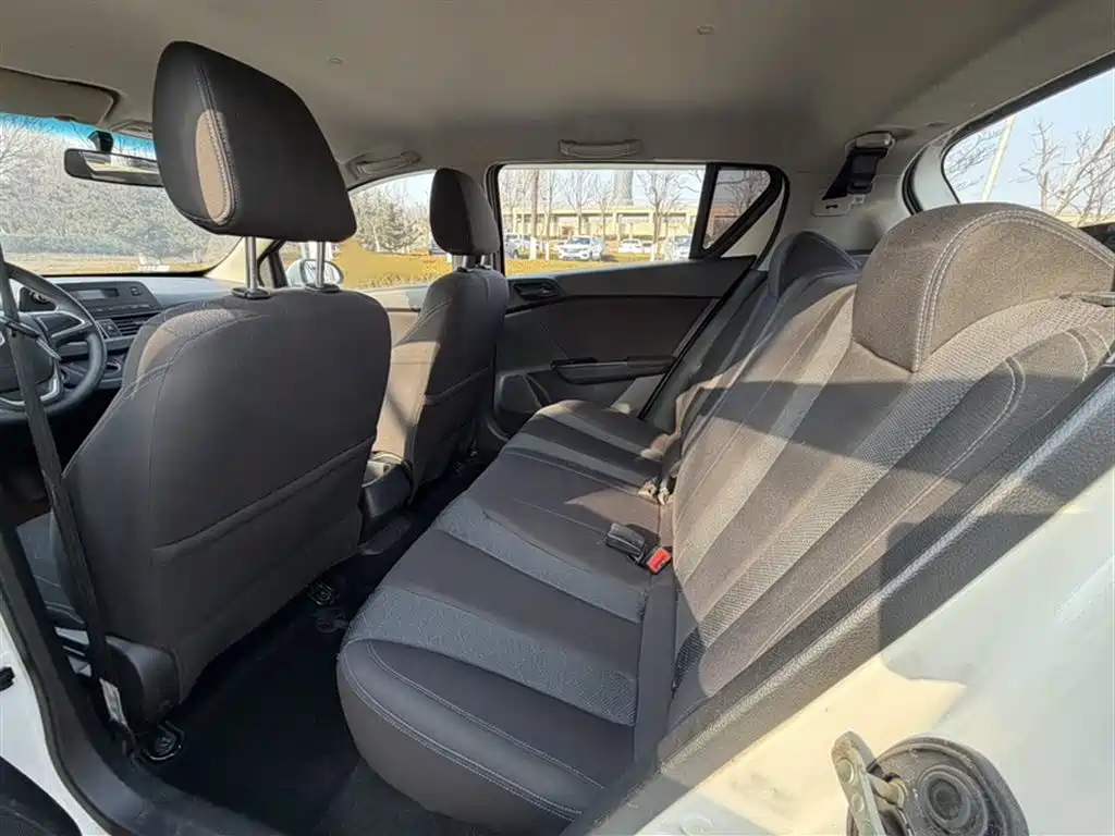 Baojun 310 2016 1.2L manual comfort model купить на сайте DeffCars