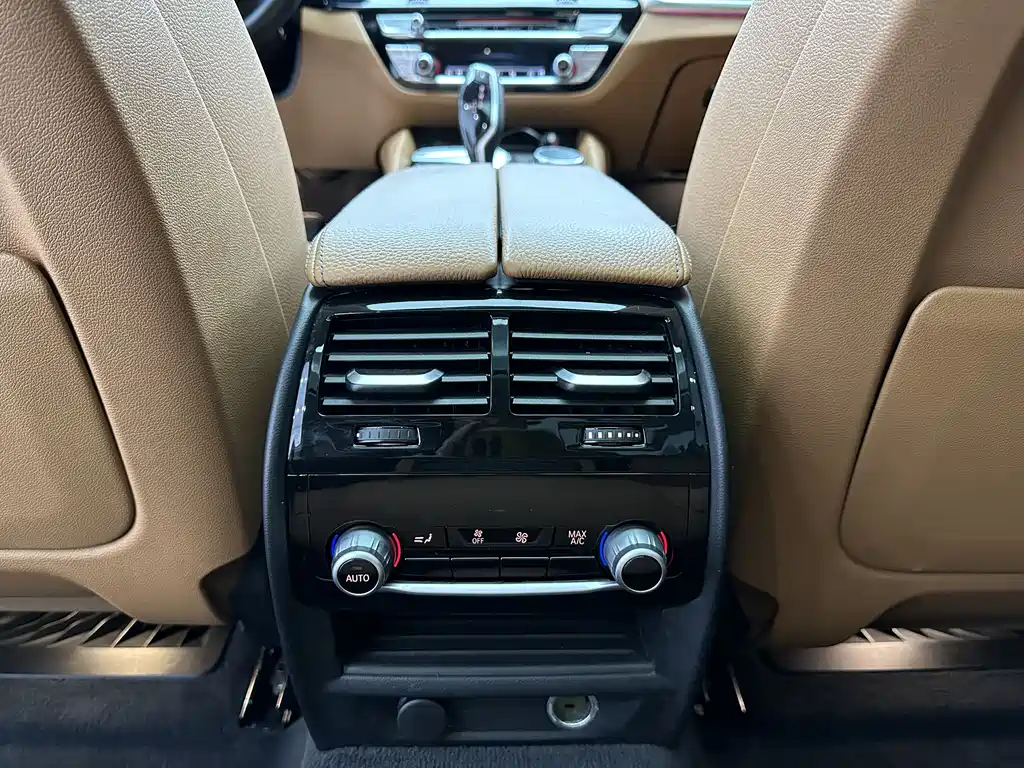 BMW 5 Series 2018 Facelift 530Li Exclusive Luxury Package купить на сайте DeffCars