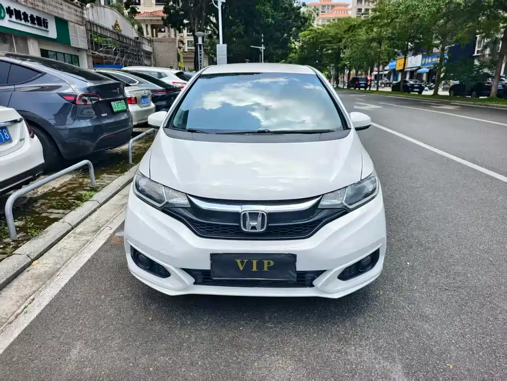 Fit 2018 1.5L CVT Comfort Edition купить на сайте DeffCars