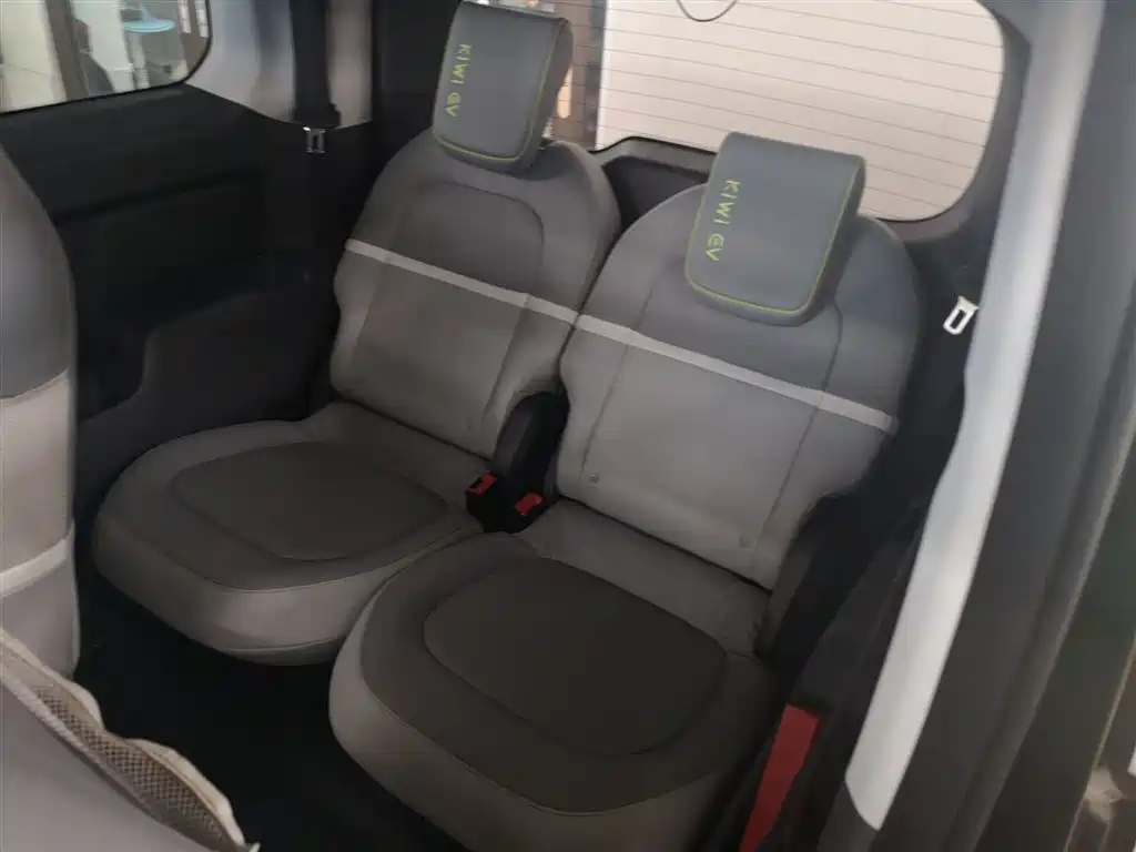 Baojun KiWi EV 2022 Artist’s Light Edition Lithium Iron Phosphate купить на сайте DeffCars