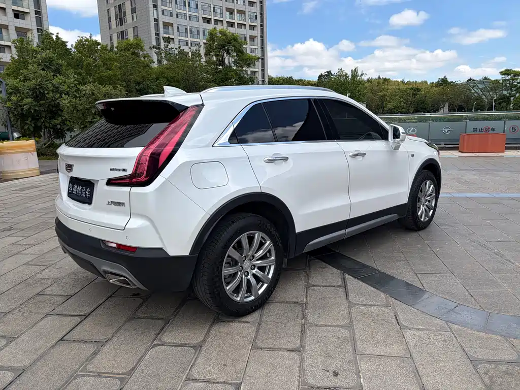 Cadillac XT4 2018 28T two-wheel drive leading model купить на сайте DeffCars