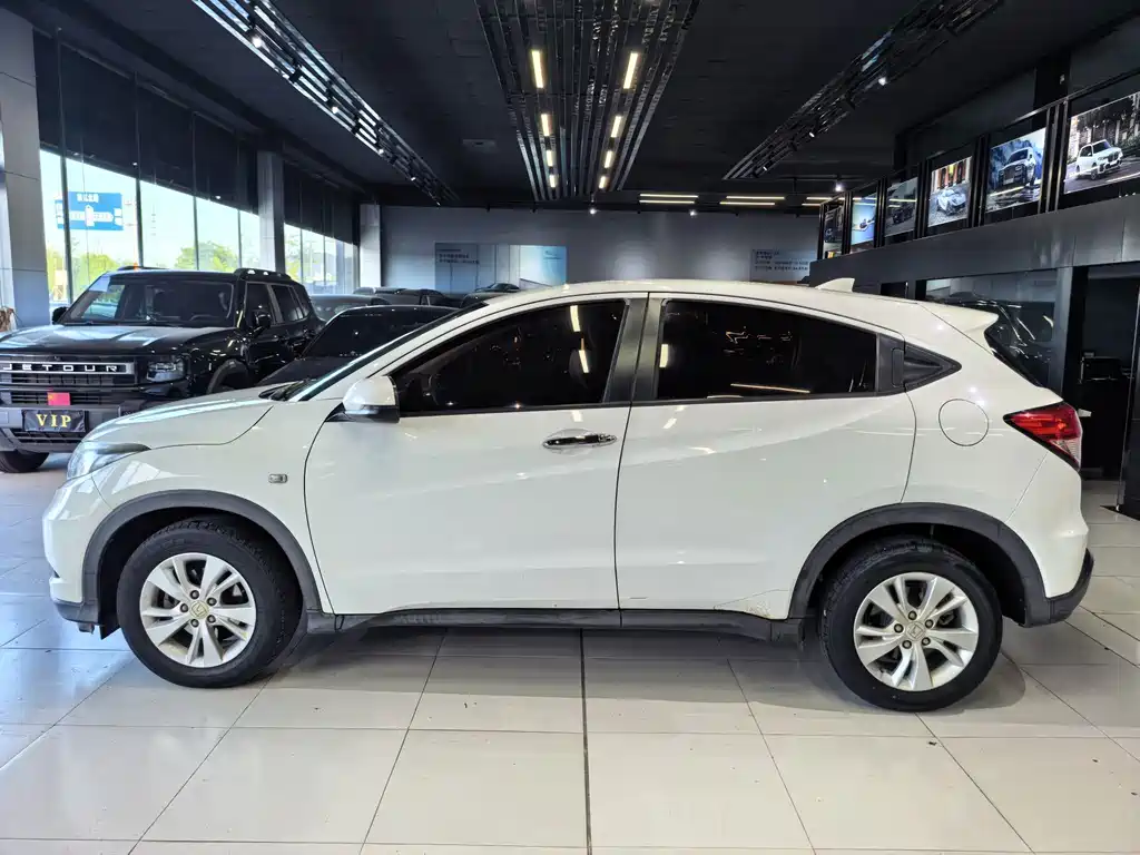 Vezel (HR-V) 2017 1.5L CVT two-wheel drive comfort model купить на сайте DeffCars