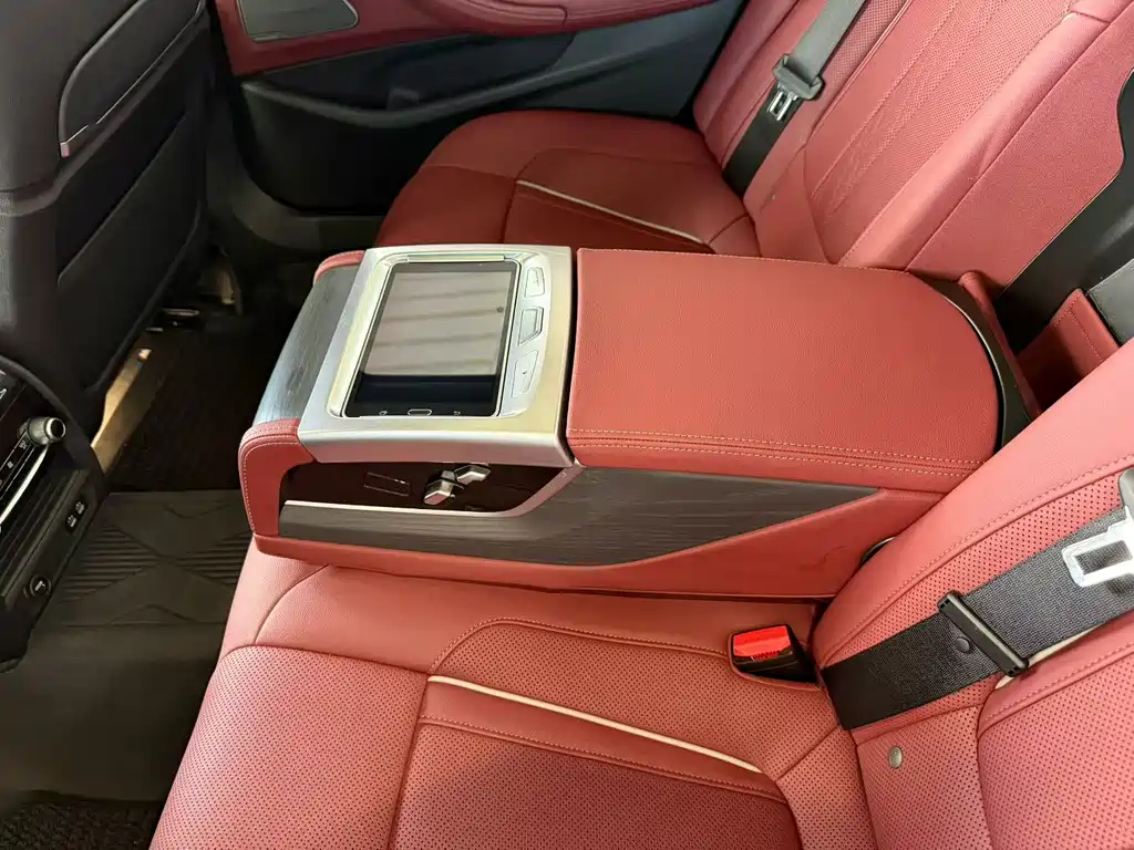 BMW 5 Series 2022 530Li Exclusive M Sports Package купить на сайте DeffCars