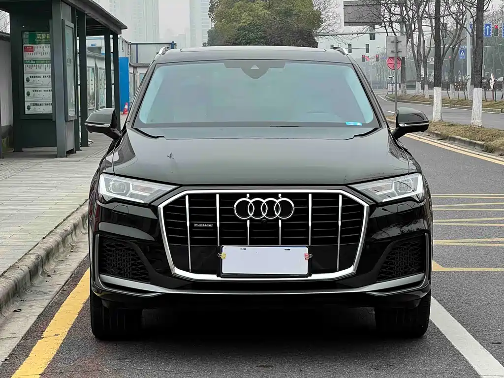 Audi Q7 2023 55 TFSI quattro S line sports купить на сайте DeffCars