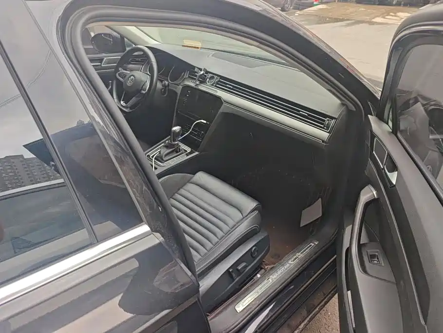 Magotan 2020 330TSI DSG leading model купить на сайте DeffCars