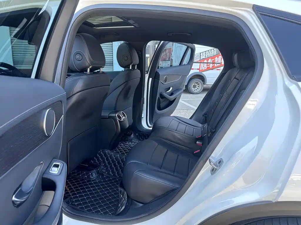 Mercedes-Benz GLC Coupe 2020 GLC 300 4MATIC Coupe SUV купить на сайте DeffCars