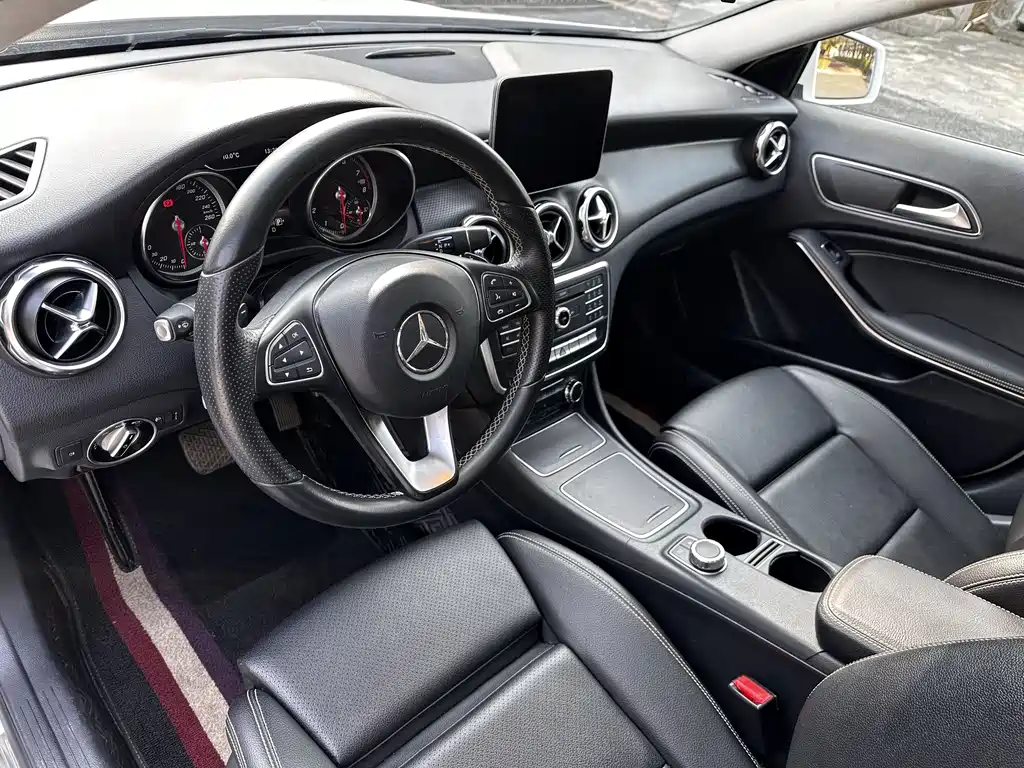 Mercedes-Benz GLA 2018 GLA 200 Dynamic купить на сайте DeffCars