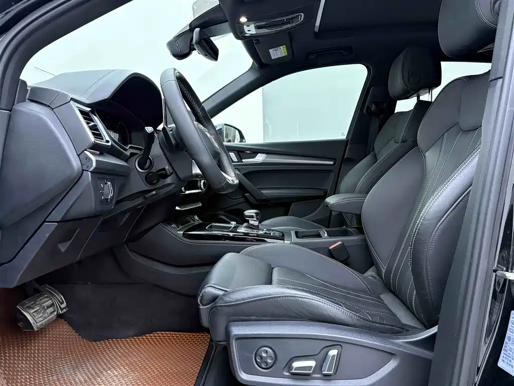 Audi Q5L 2024 40 TFSI luxury and dynamic model купить на сайте DeffCars