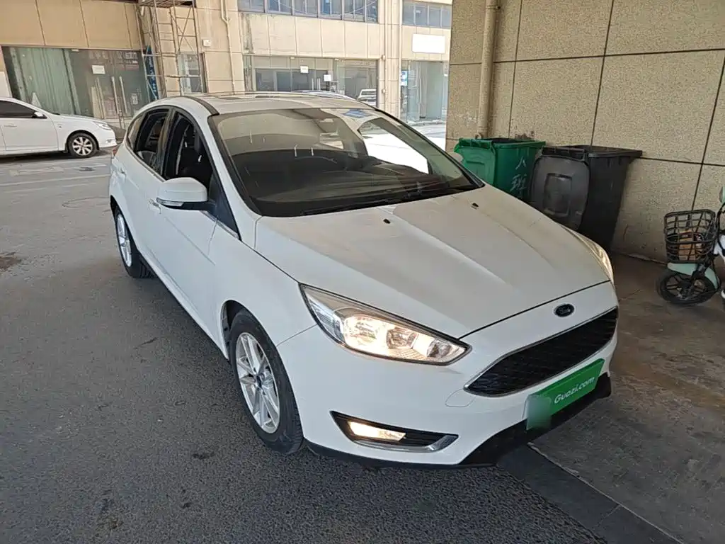 Focus 2015 Hatchback EcoBoost 180 Automatic Elite купить на сайте DeffCars