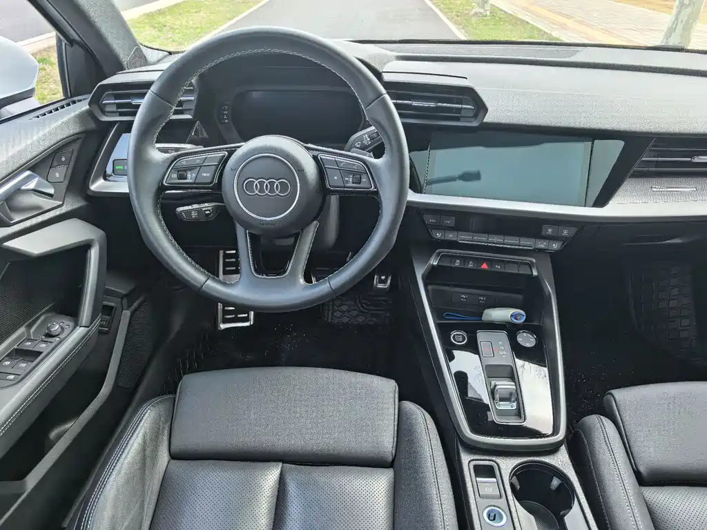 Audi A3 2023 facelift Sportback 35 TFSI stylish and sporty купить на сайте DeffCars