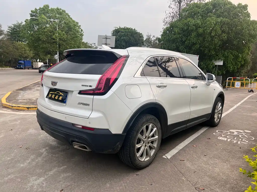Cadillac XT4 2021 28T two-wheel drive technology купить на сайте DeffCars