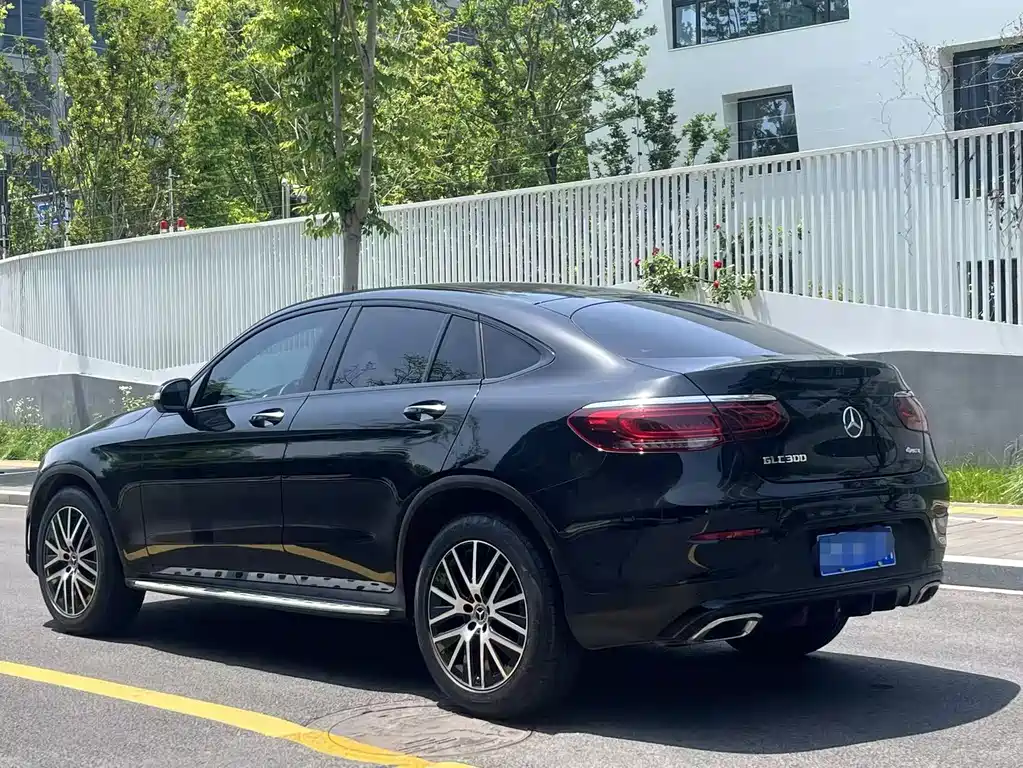 Mercedes-Benz GLC Coupe 2020 GLC 300 4MATIC Coupe SUV купить на сайте DeffCars