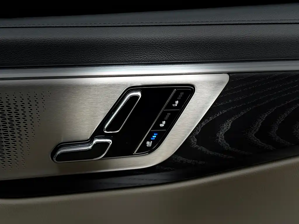Cadillac CT6 2023 28T luxury model купить на сайте DeffCars