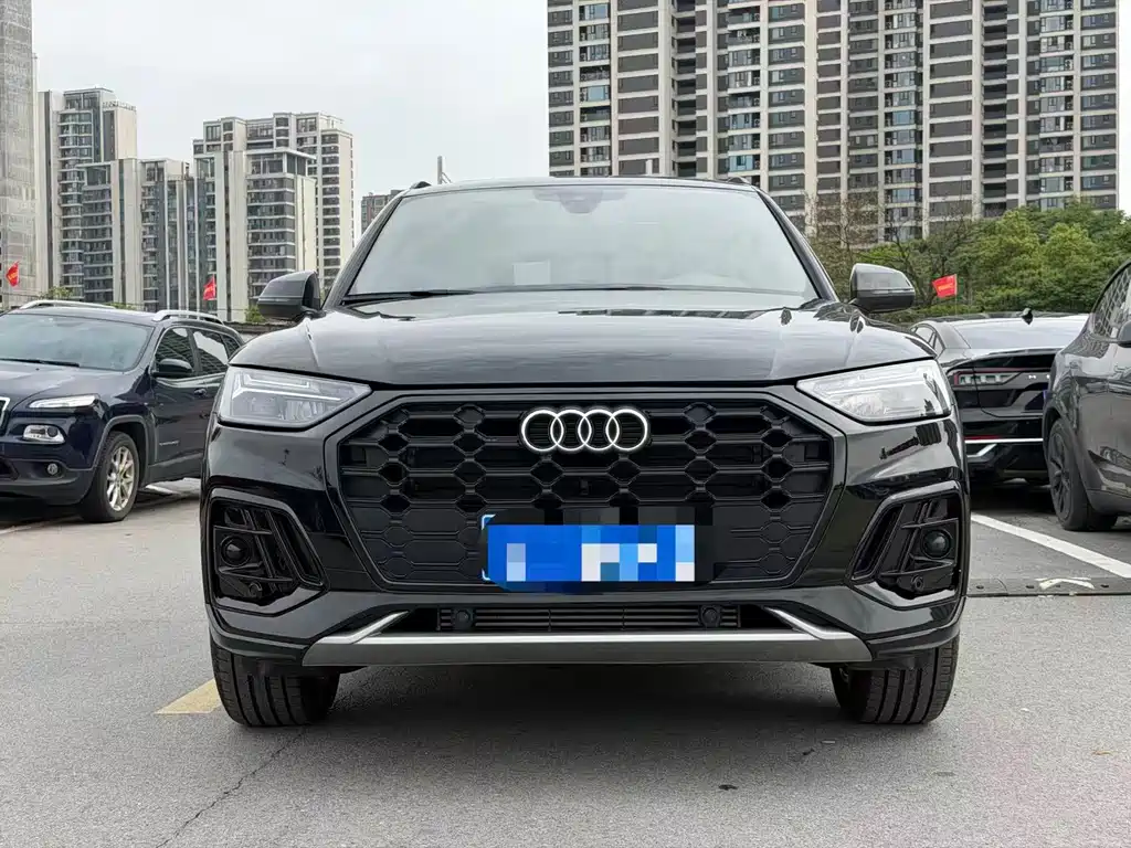 Audi Q5L 2025 40 TFSI luxury and dynamic model купить на сайте DeffCars