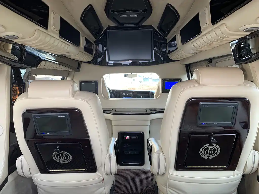 SAVANA 2011 5.3L Business Star 7-seater купить на сайте DeffCars