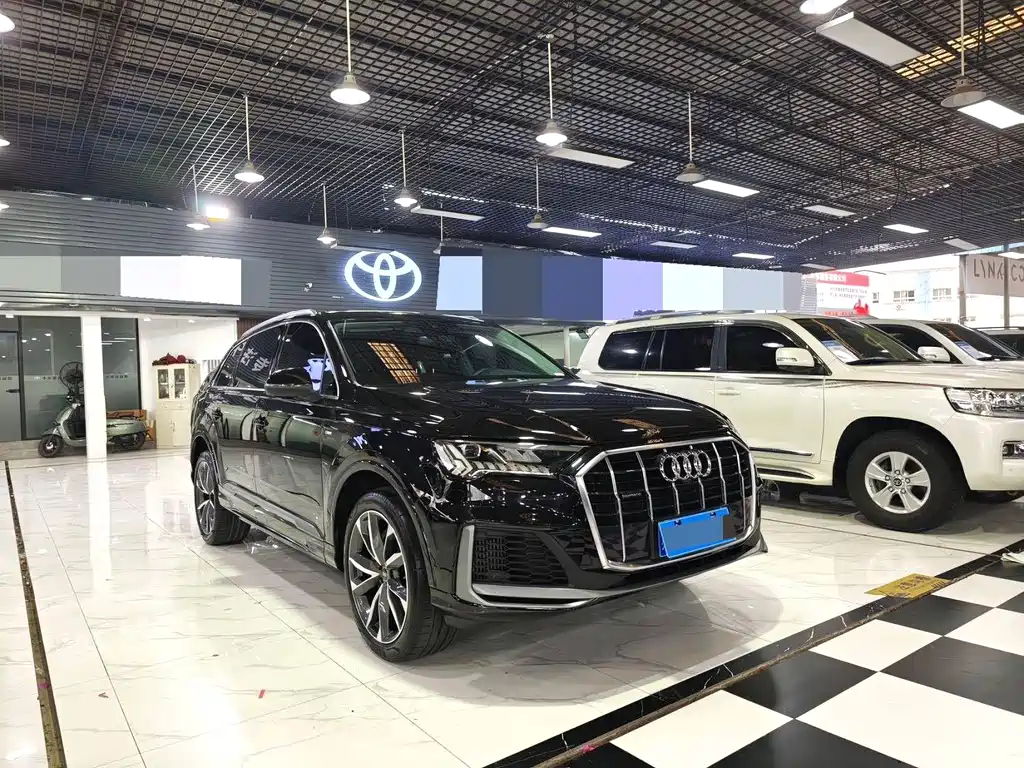 Audi Q7 2023 55 TFSI quattro S line sports купить на сайте DeffCars