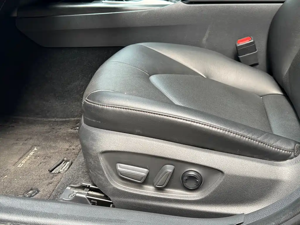 Camry 2023 2.0GVP Leading Edition купить на сайте DeffCars