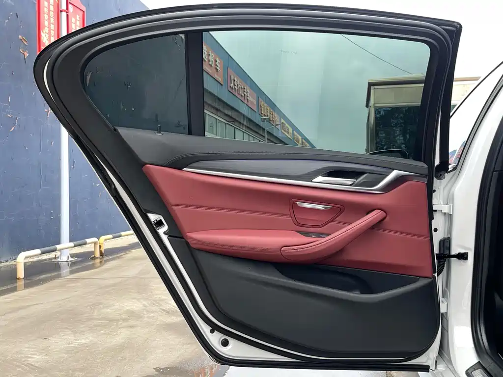 BMW 5 Series 2023 530Li xDrive M Sports Package купить на сайте DeffCars