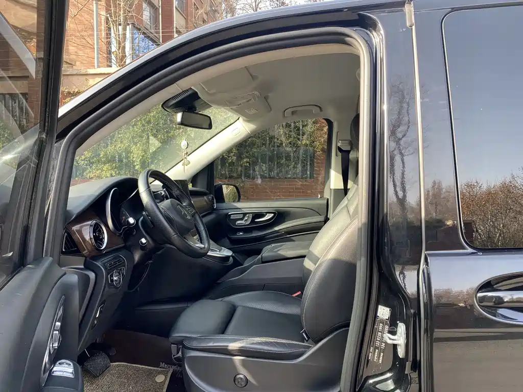 Mercedes-Benz V-Class 2022 V 260 Pilot Edition купить на сайте DeffCars