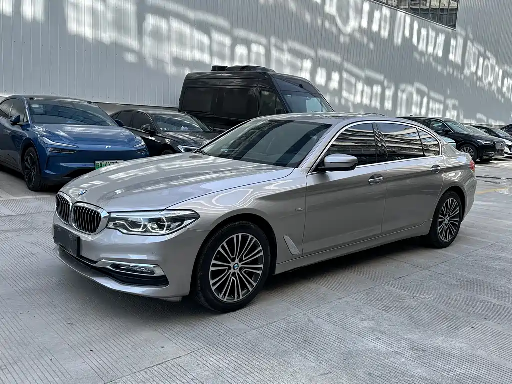 BMW 5 Series 2018 Facelift 530Li Exclusive Luxury Package купить на сайте DeffCars