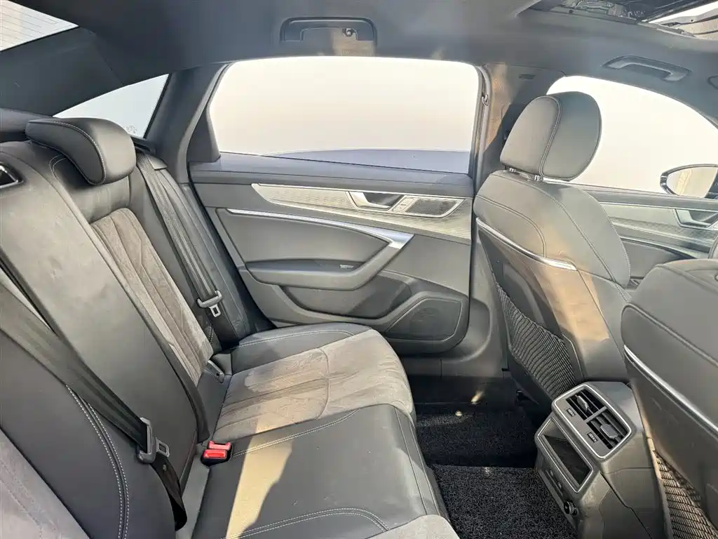 Audi A6L 2024 40 TFSI luxury and dynamic model купить на сайте DeffCars