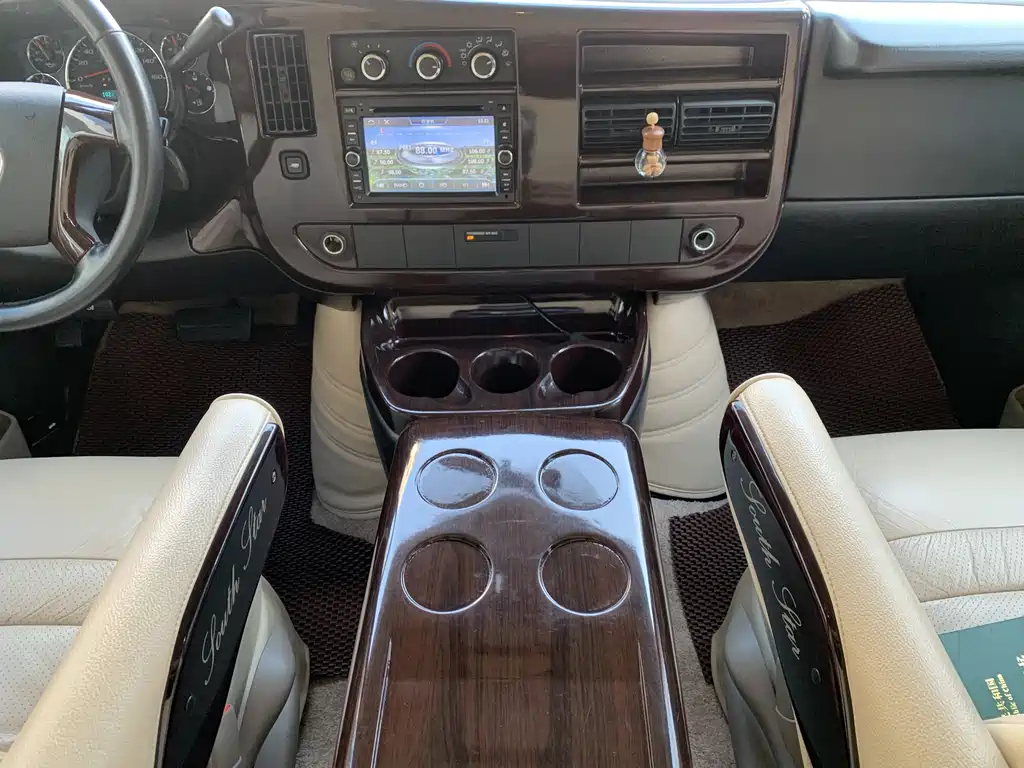 SAVANA 2011 5.3L Business Star 7-seater купить на сайте DeffCars