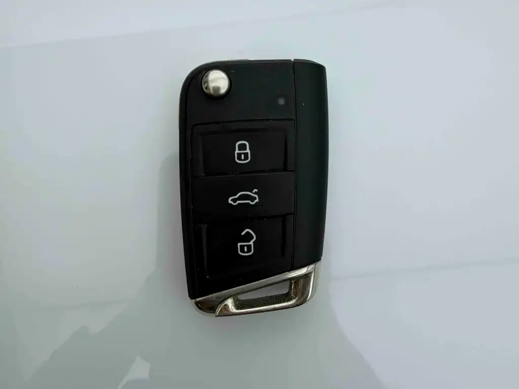 Tiguan L 2022 330TSI automatic two-wheel drive R-Line version купить на сайте DeffCars