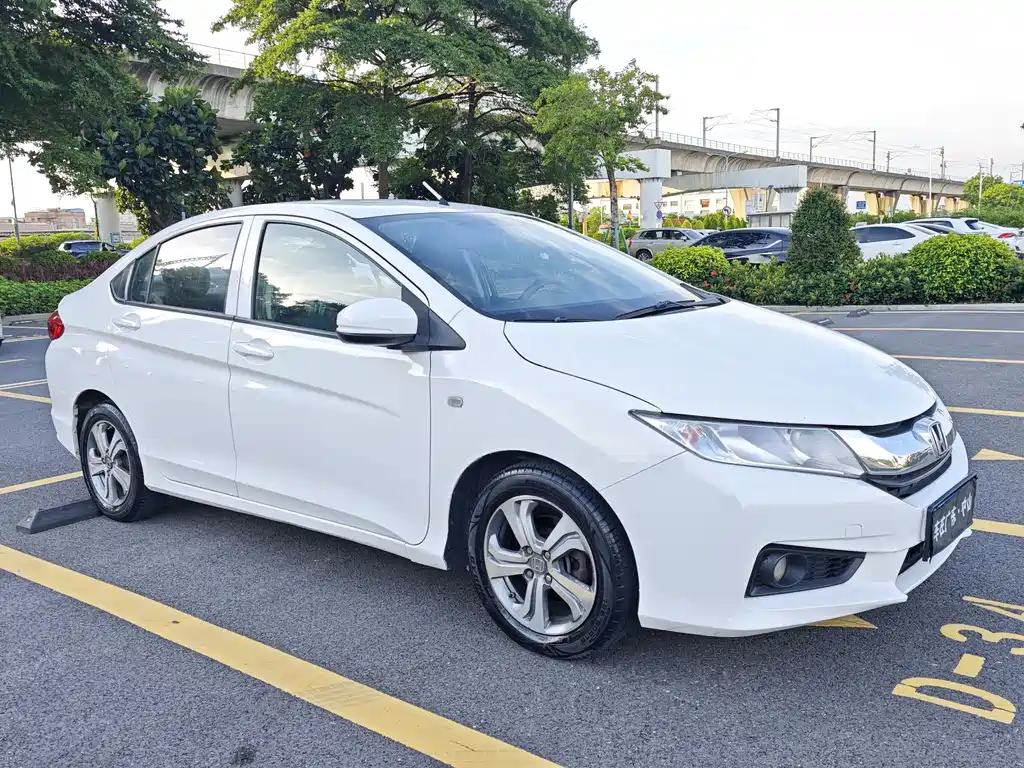 Fengfan (City) 2017 1.5L CVT Comfort Edition купить на сайте DeffCars