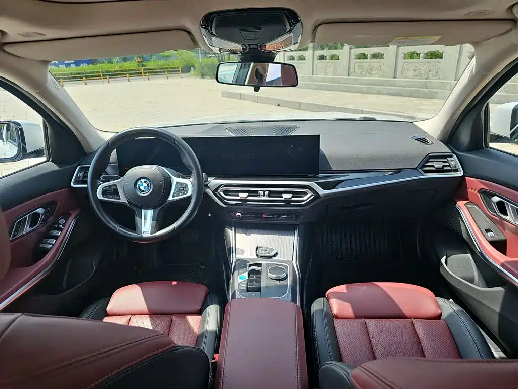 BMW i3 2022 eDrive 35 L купить на сайте DeffCars