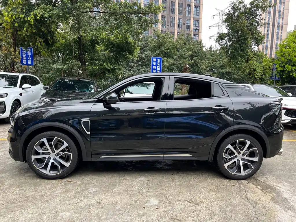 Lynk & Co 05 2022 2.0TD four-wheel drive Halo купить на сайте DeffCars
