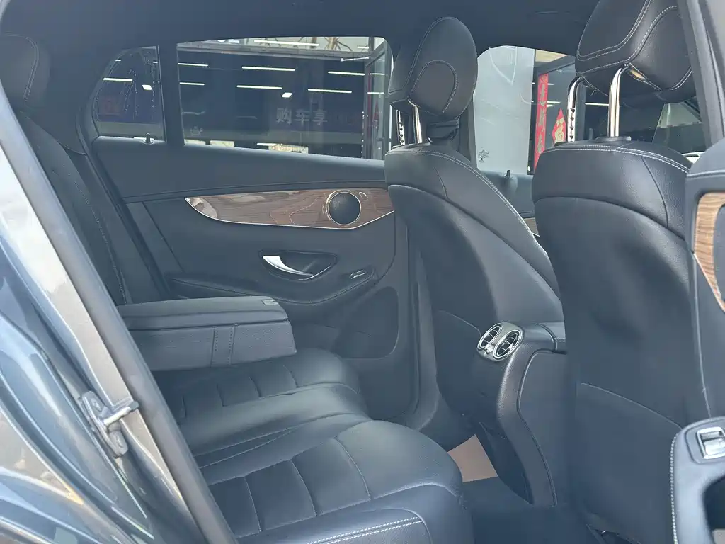 Mercedes-Benz GLC Coupe 2018 GLC 260 4MATIC Coupe SUV купить на сайте DeffCars