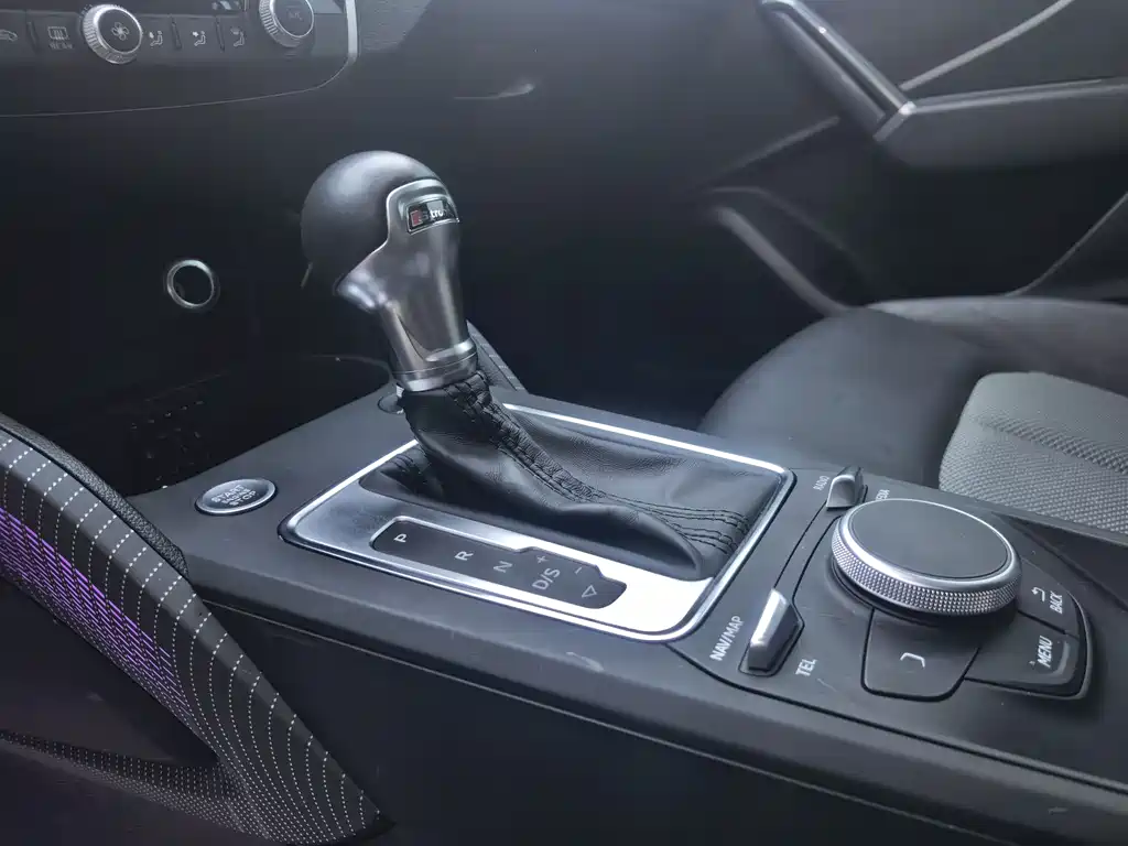 Audi Q2L 2021 35 TFSI fashionable and dynamic купить на сайте DeffCars
