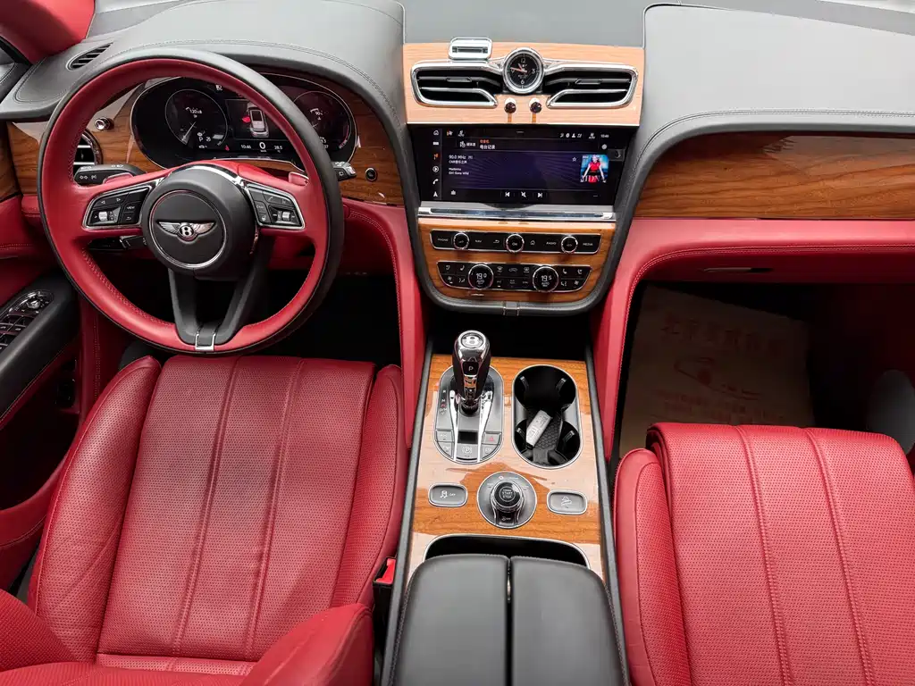 Bentayga 2021 4.0T V8 купить на сайте DeffCars