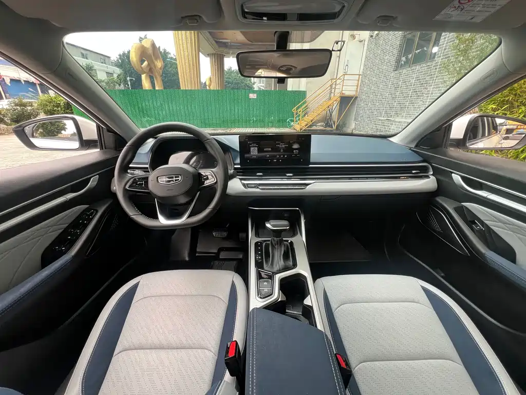 Emgrand 2022 4th generation 1.5L CVT flagship model купить на сайте DeffCars