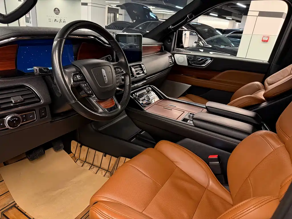 Navigator 2020 3.5T Long Axis Presidential Edition купить на сайте DeffCars