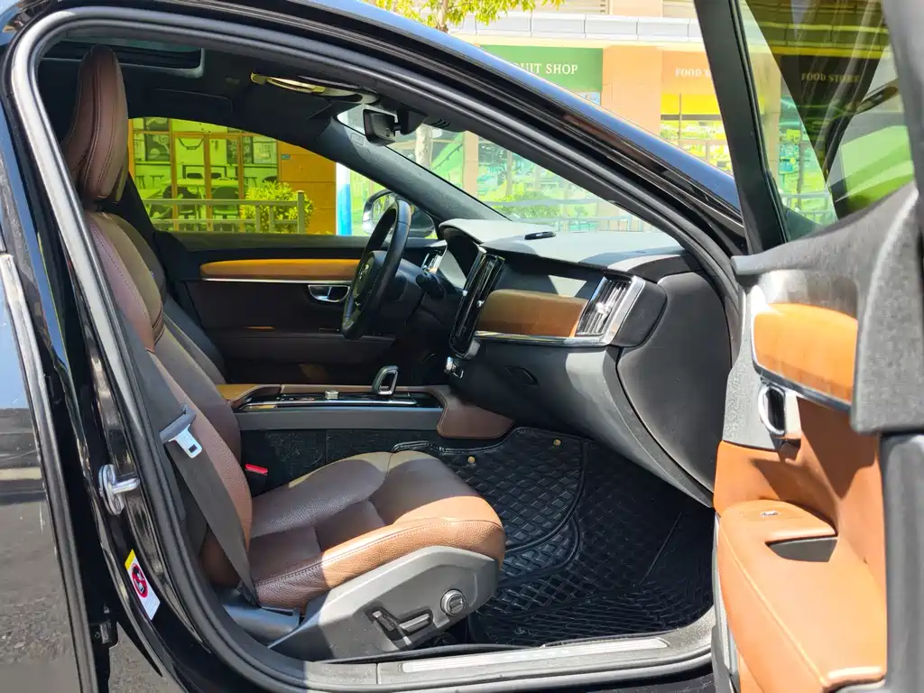 Volvo S90 2023 B5 Zhiyi Luxury Edition купить на сайте DeffCars