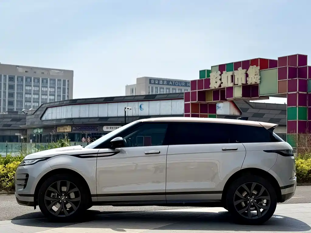 Range Rover Evoque 2023 Evoque L 249PS Corinthian Bronze Special Edition купить на сайте DeffCars